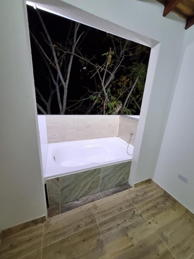 Pinchote Hotel Antonella Plaza מראה חיצוני תמונה