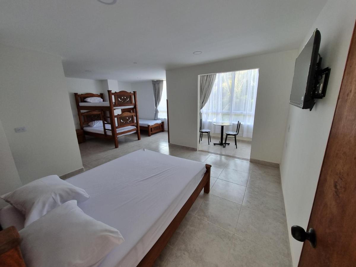 Pinchote Hotel Antonella Plaza מראה חיצוני תמונה