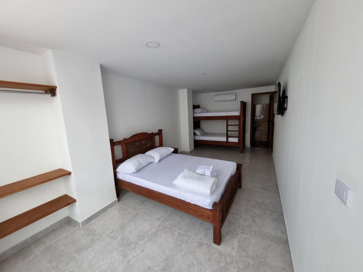 Pinchote Hotel Antonella Plaza מראה חיצוני תמונה