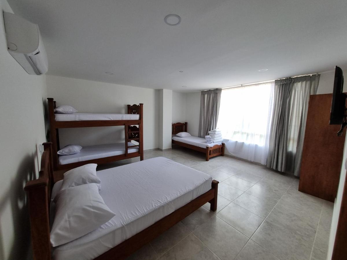 Pinchote Hotel Antonella Plaza מראה חיצוני תמונה