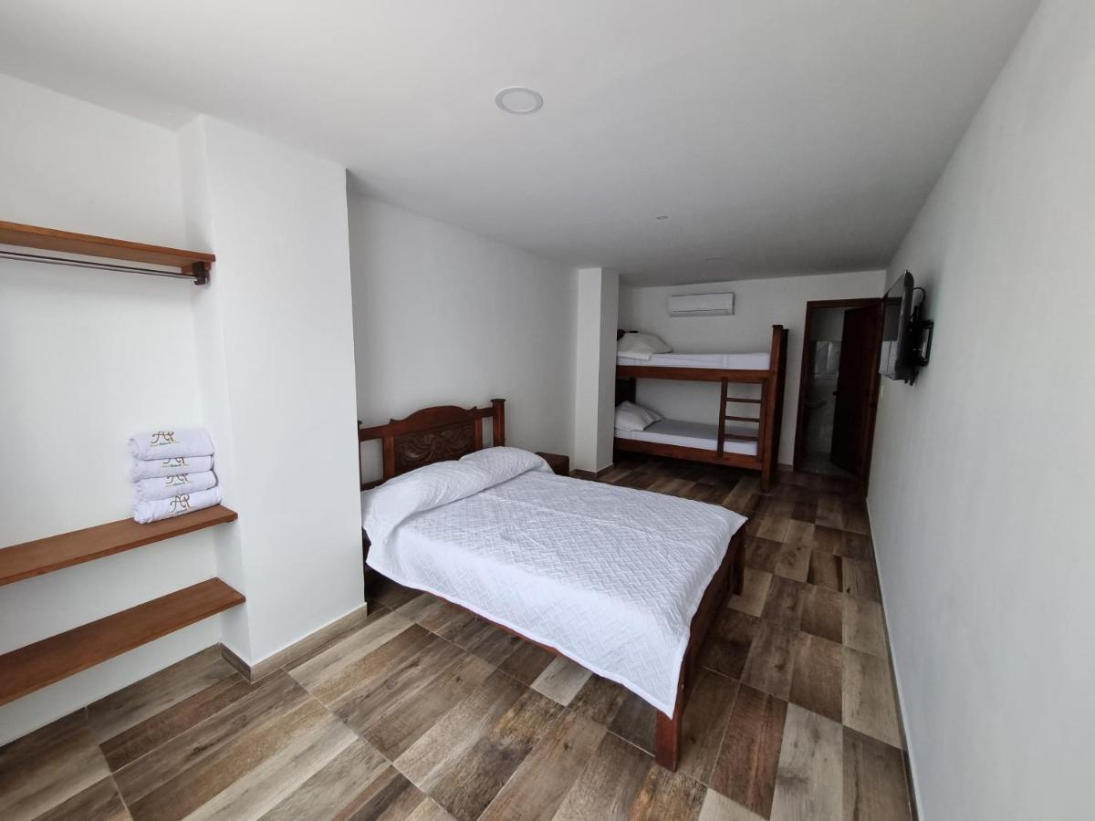 Pinchote Hotel Antonella Plaza מראה חיצוני תמונה