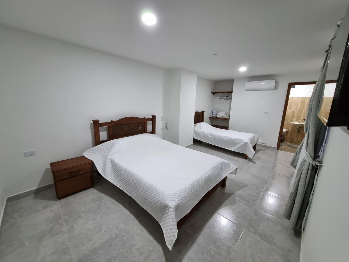 Pinchote Hotel Antonella Plaza מראה חיצוני תמונה